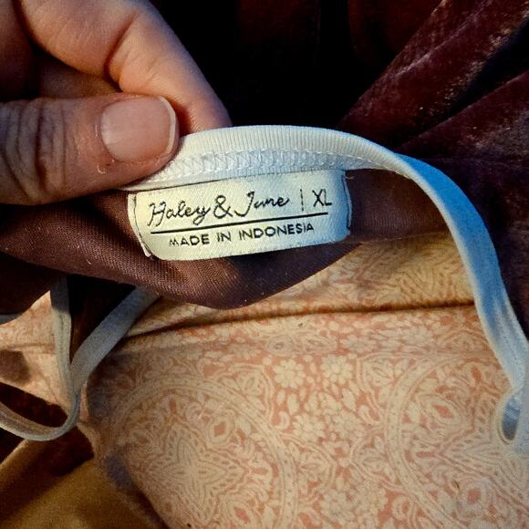 Haley & Jane Y2K Velvet Cropped Top size XL - Picture 3 of 4